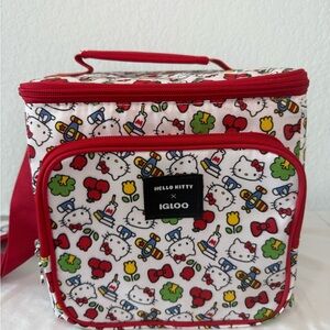 Limited Edition Igloo Hello Kitty/Sanrio Square Lunch Bag Red for Valentines Day